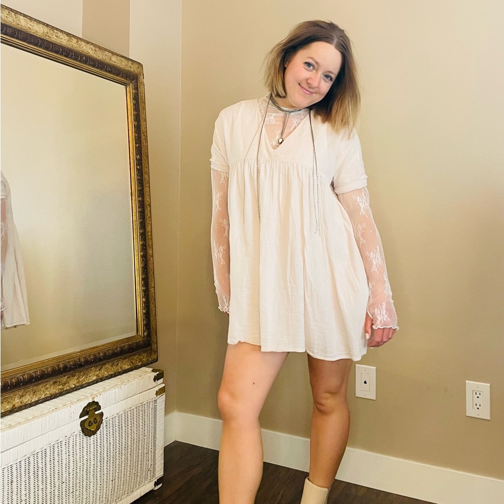 3/$25 🖤 Cream Baby Doll Mini Dress